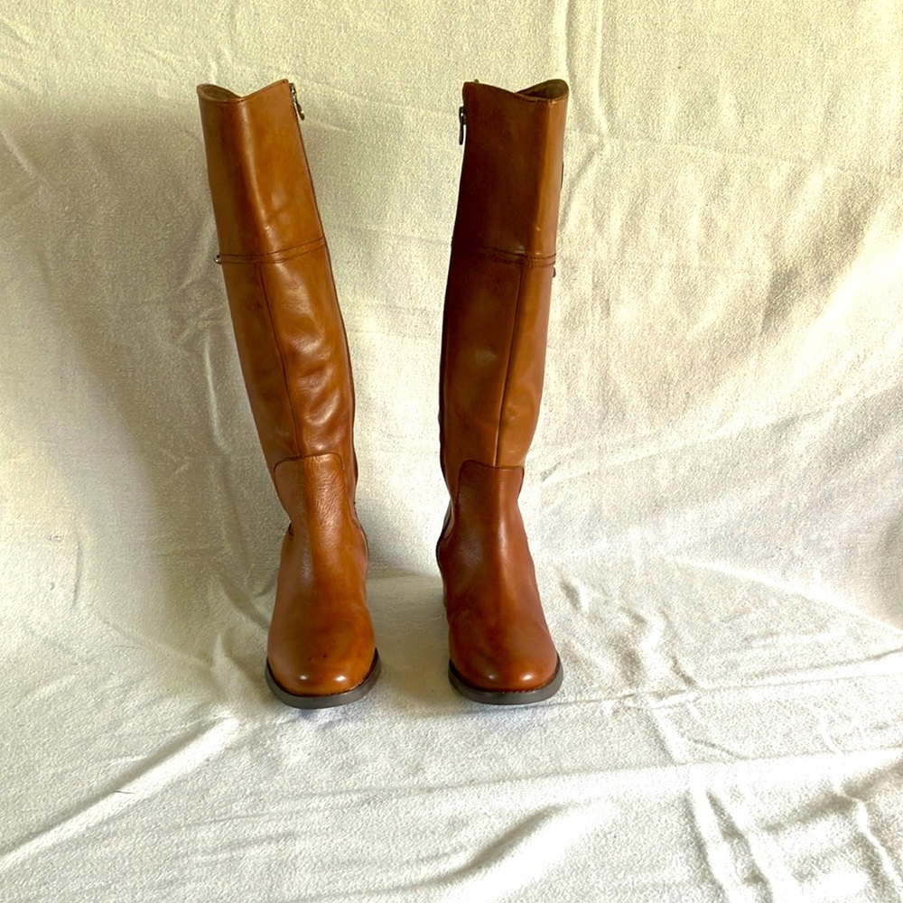 Etienne Aigner - Soft brown boots size 6